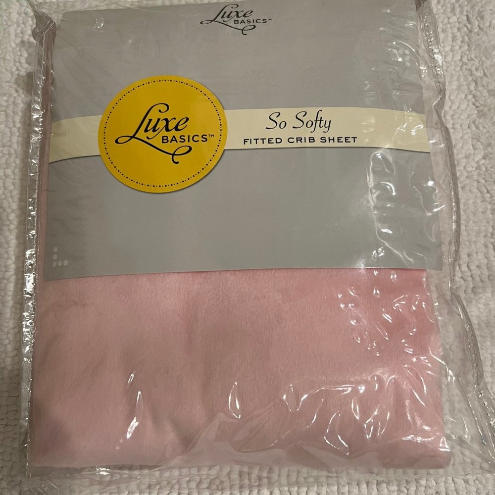 NWT CRIB SHEET - LUXE BASICS SO SOFTY FITTED CRIB SHEET